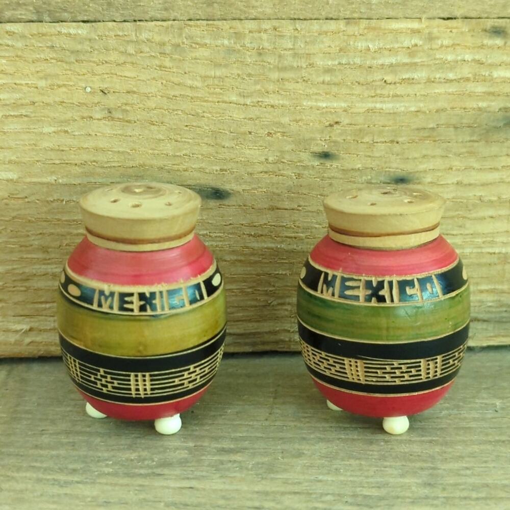 Vintage Carved Wood Souvenir Mexico Salt and Pepper Shakers Red and Green